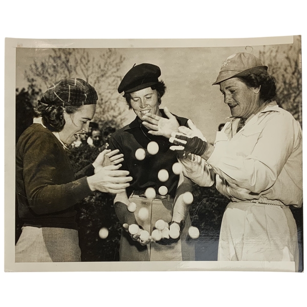 1956 Houston Post Original Press Photograph of Babe Didrikson Zaharias and Fellow Golfers Juggling Balls