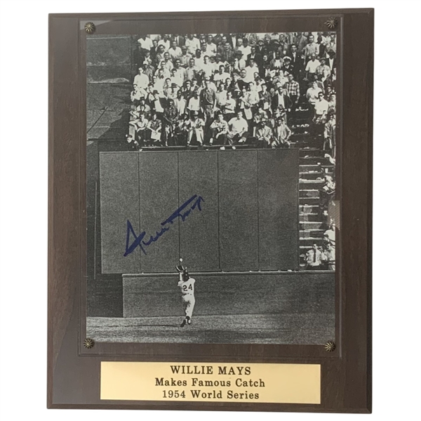 Willie Mays Signed The Catch 1954 World Series Photo Plaque JSA ALOA