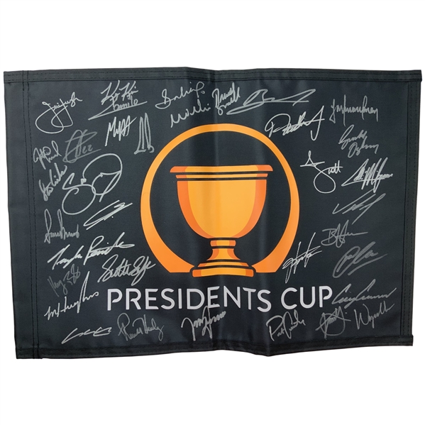 Scottie, USA & International Team Signed Presidents Cup Golf Flag JSA ALOA