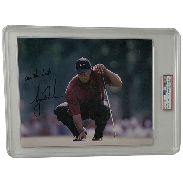 Tiger Woods Signed Red Shirt Put Lineup Photo PSA/DNA Certified Authentic